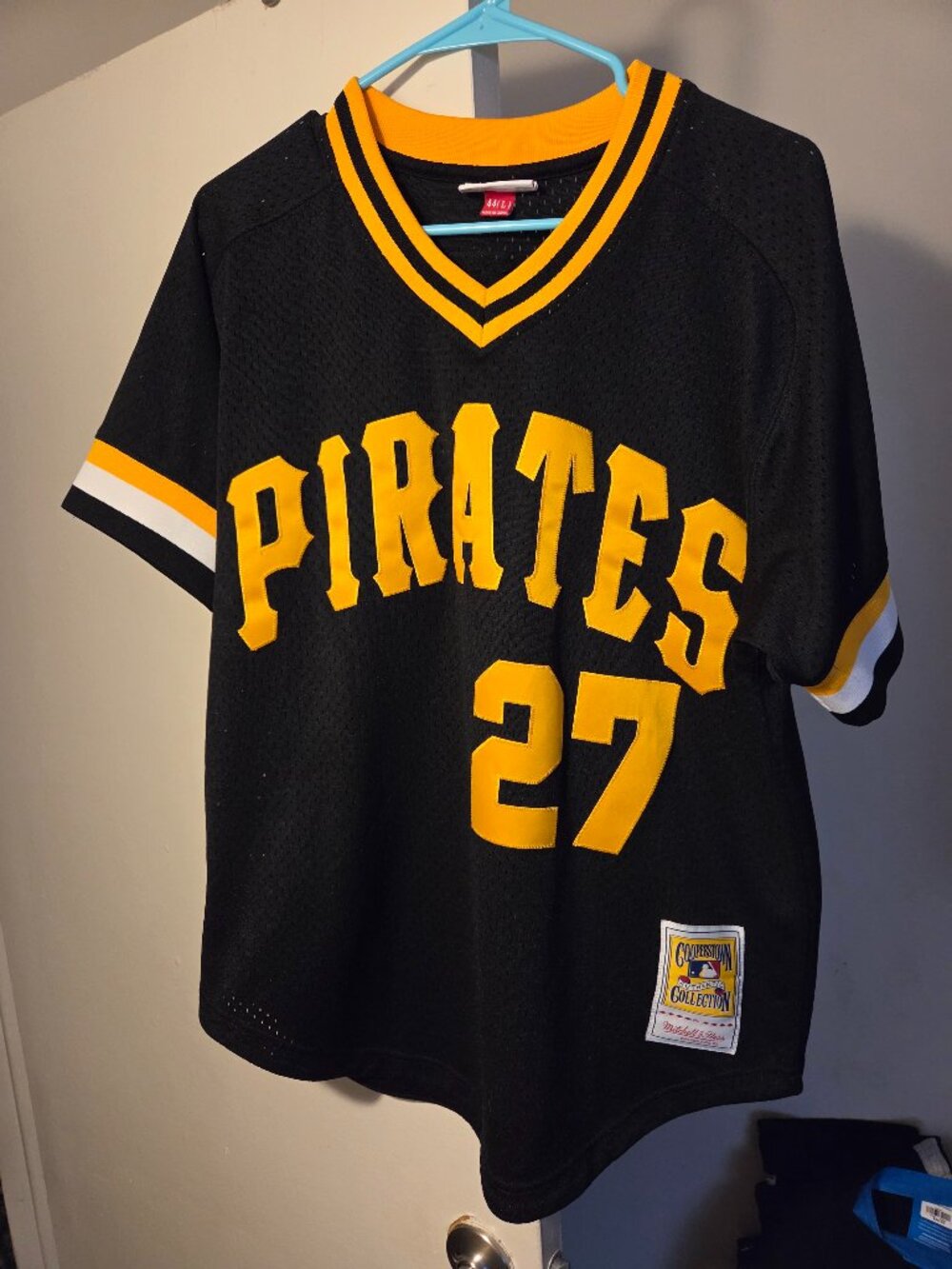 MLB JERSEY 1982 PITTSBURGH PIRATES SIZE 44 LARGE